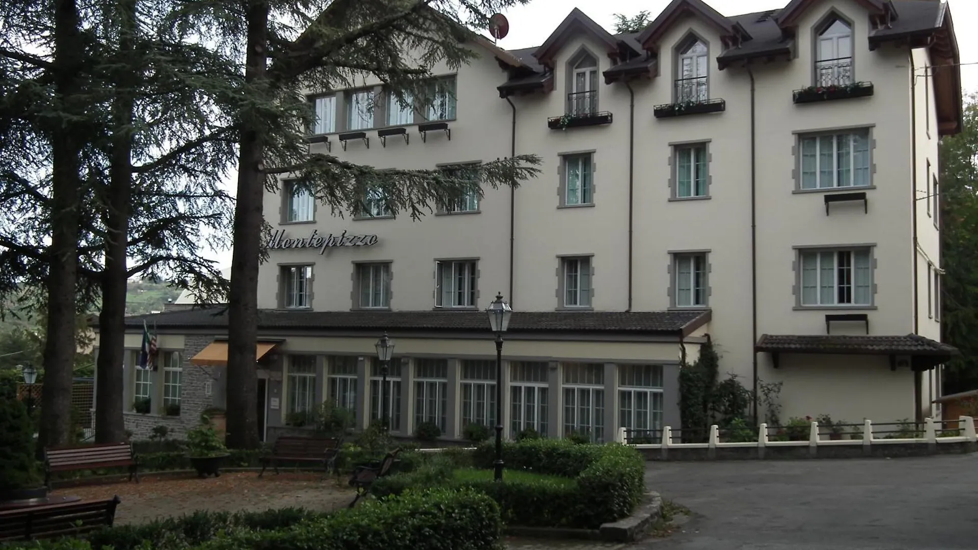 Hotel Montepizzo Lizzano In Belvedere